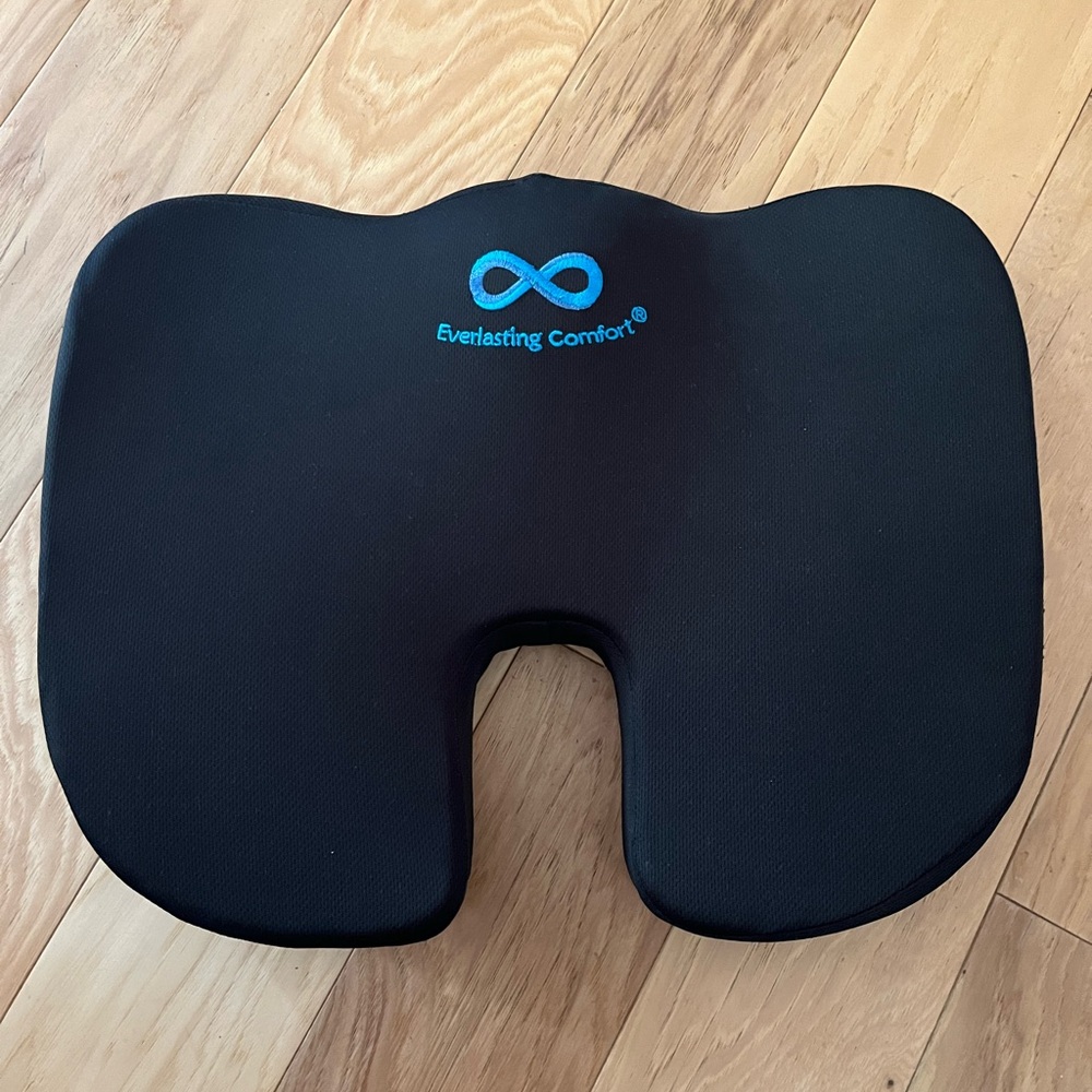 Everlasting Comfort Memory Foam Seat Cushion Ergonomic Design - Cars and Trucks